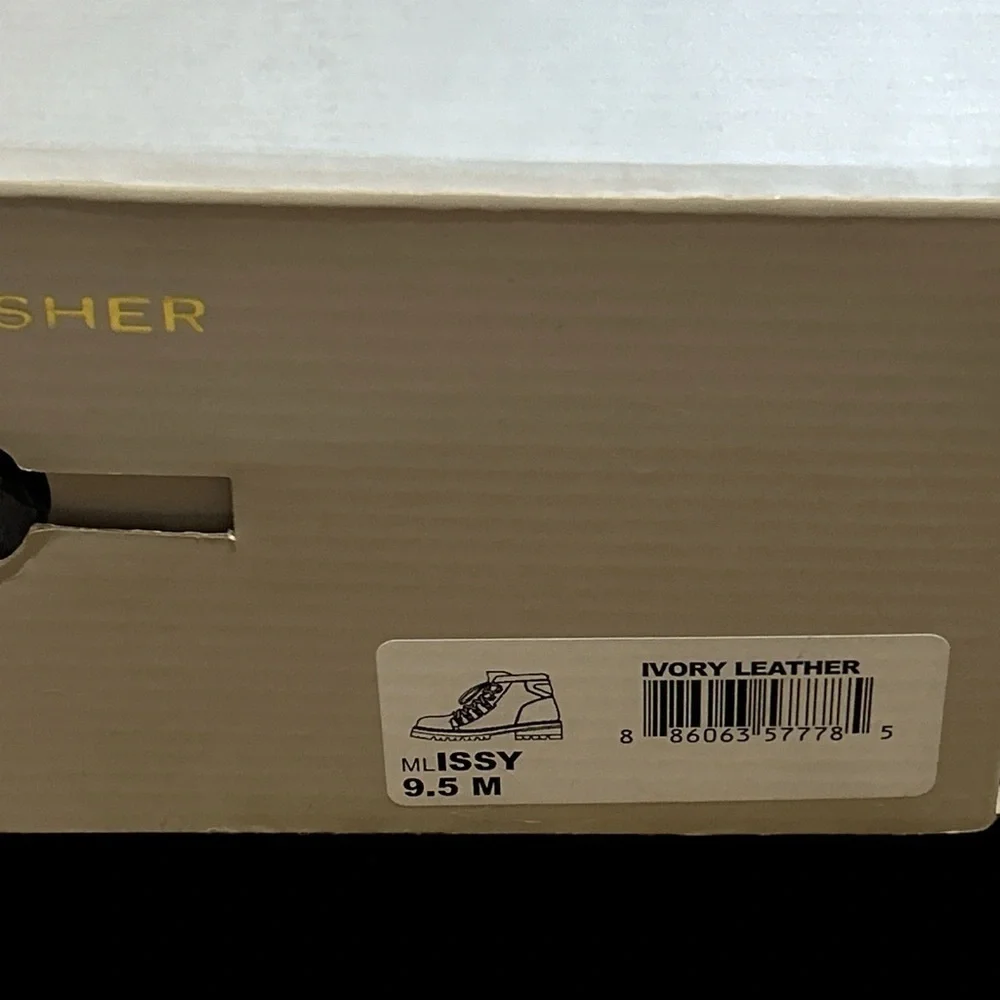 Marc Fisher LTD.
Women's Issy Hiker Boots Size 9.5 Ivory EUC in The box - Picture 7 of 8